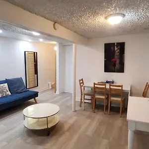 Holiday home Heart Of Mtr For Memerable Experiance 2 Backyard 7minmetro Fully Renovated & Equipped