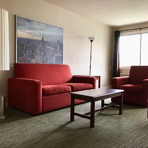 Апарт-отель Beausejour Apartments/hotel, Дорваль