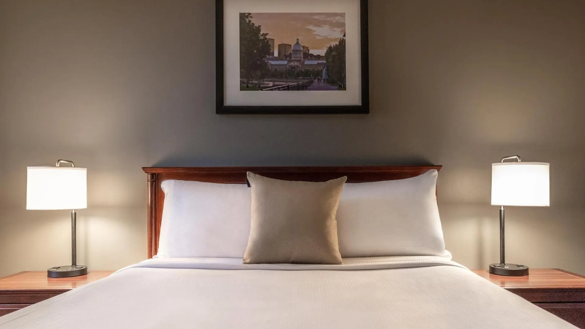 Hotel Faubourg Montreal Centre-Ville Downtown